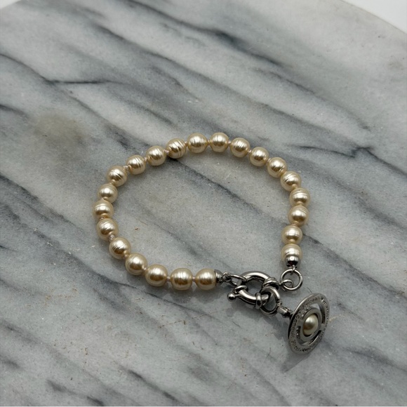 Vivienne Westwood Aleksa Baroque Faux Pearl Bracelet - Picture 2 of 7